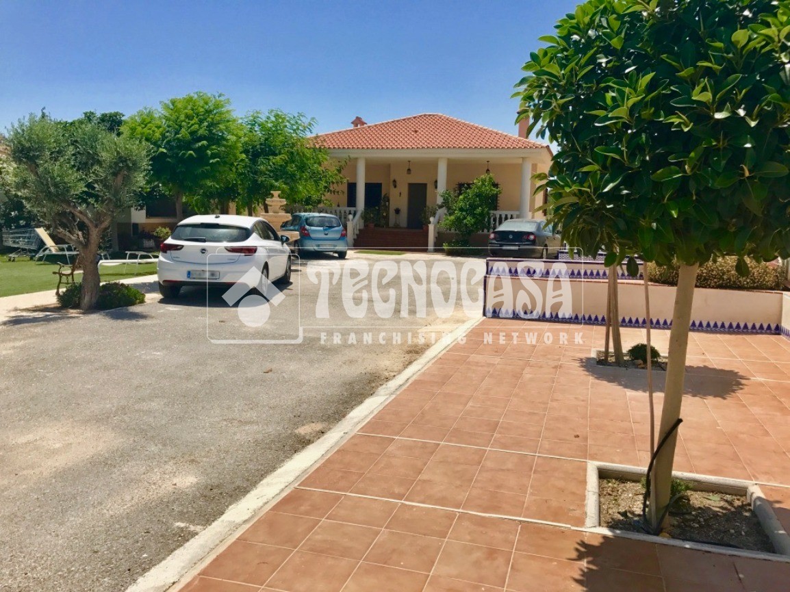 Casa en venta en San Vicente Del Raspeig, 675.000 €, 1.200