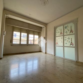 5 locali in vendita