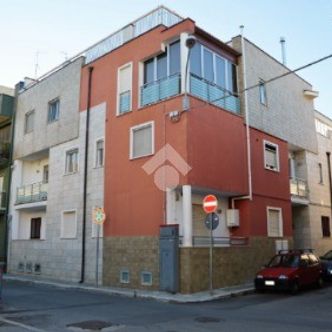 Trilocale in vendita