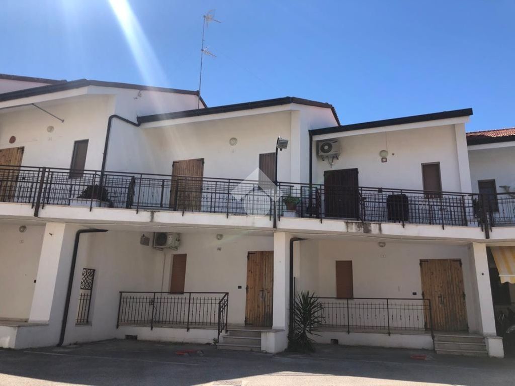 Annuncio Bilocale in vendita, Campobasso. Informazioni in agenzia, 120 Mq Tecnocasa.it 40333841 Annuncio Bilocale in vendita, Campobasso. Informazioni in agenzia, 120 Mq Tecnocasa.it 40333841
