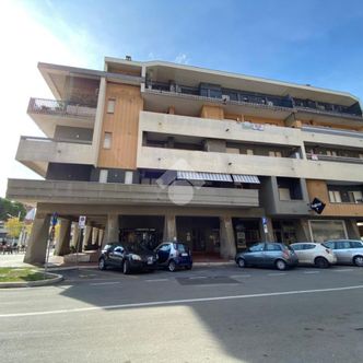 Trilocale in vendita