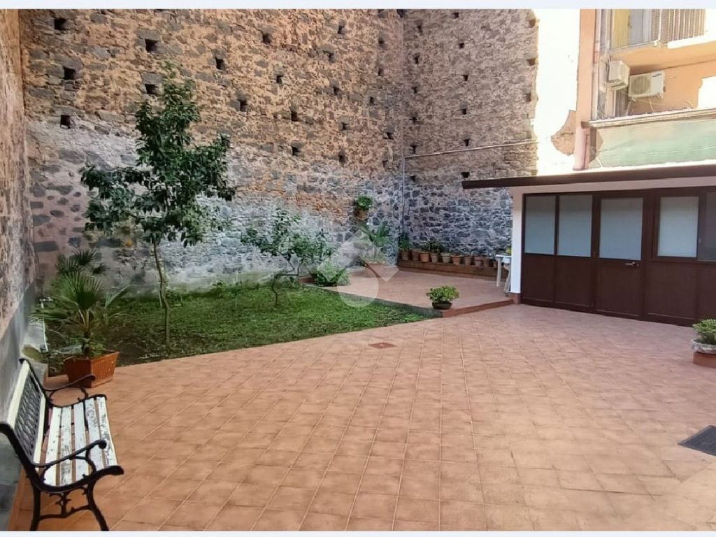 Annuncio Trilocale in vendita, Catania. € 180.000, 130 Mq ...