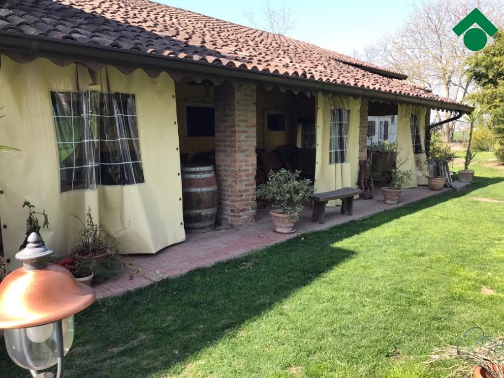 Casa di corte in vendita a Gonzaga, Palidano Mantova. € 280.000, 540