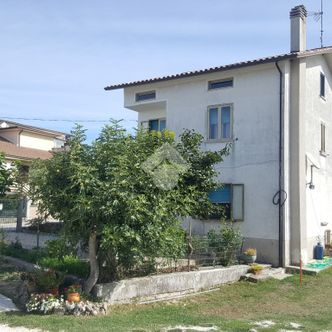 Casa indipendente in vendita