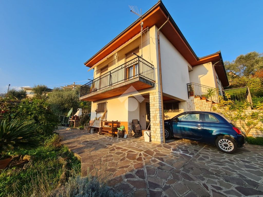 Casa Indipendente In Vendita A La Spezia