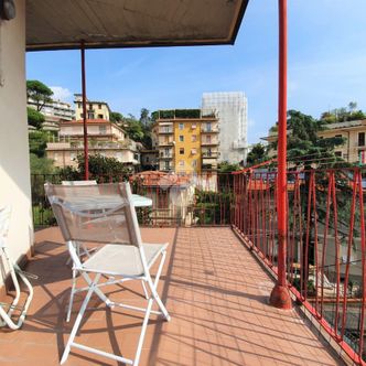 5 locali in vendita