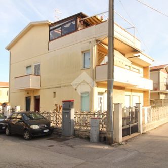 Casa indipendente in vendita